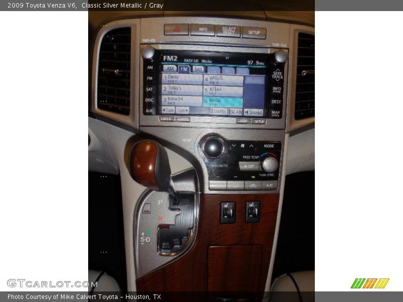Classic Silver Metallic / Gray 2009 Toyota Venza V6