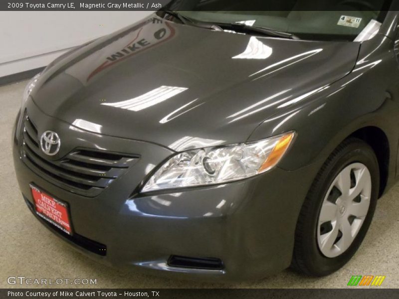 Magnetic Gray Metallic / Ash 2009 Toyota Camry LE