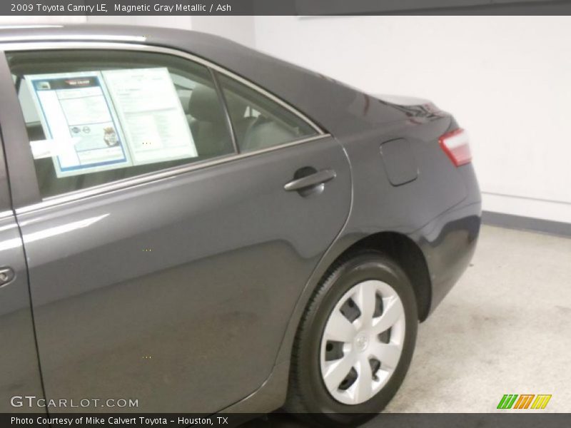Magnetic Gray Metallic / Ash 2009 Toyota Camry LE