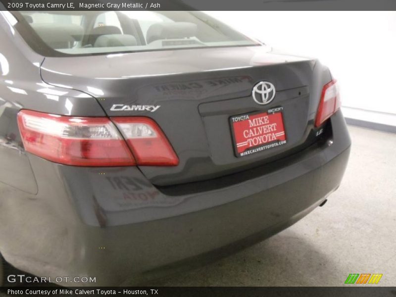 Magnetic Gray Metallic / Ash 2009 Toyota Camry LE