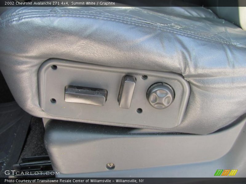 Summit White / Graphite 2002 Chevrolet Avalanche Z71 4x4