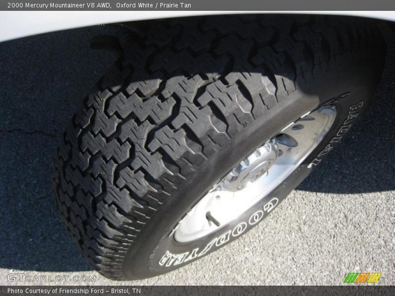 Oxford White / Prairie Tan 2000 Mercury Mountaineer V8 AWD