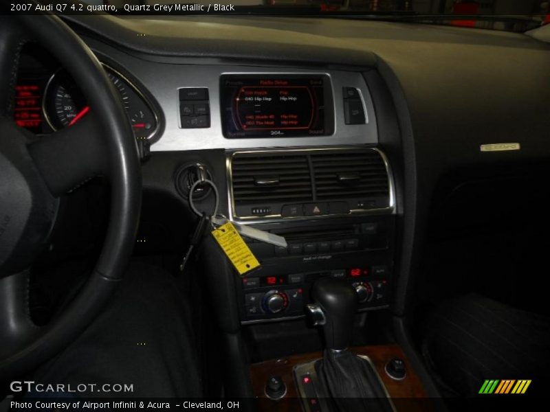 Quartz Grey Metallic / Black 2007 Audi Q7 4.2 quattro