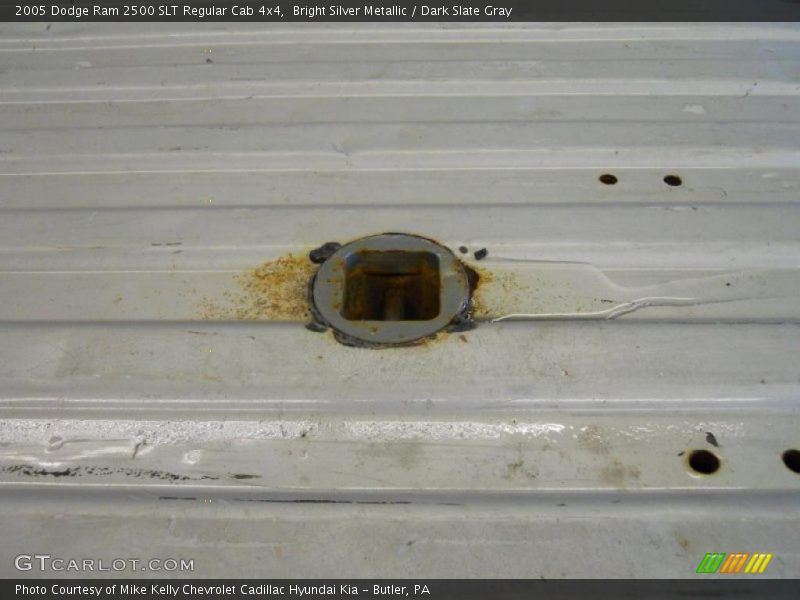 Bright Silver Metallic / Dark Slate Gray 2005 Dodge Ram 2500 SLT Regular Cab 4x4