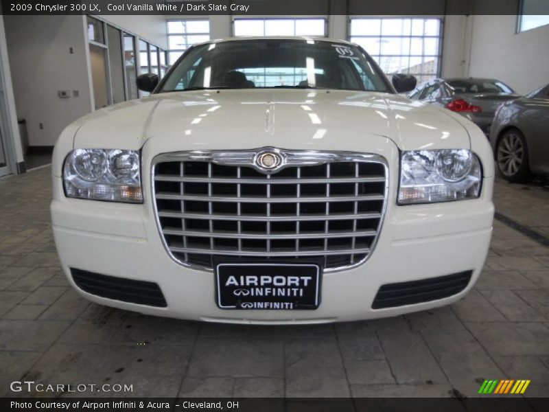 Cool Vanilla White / Dark Slate Gray 2009 Chrysler 300 LX
