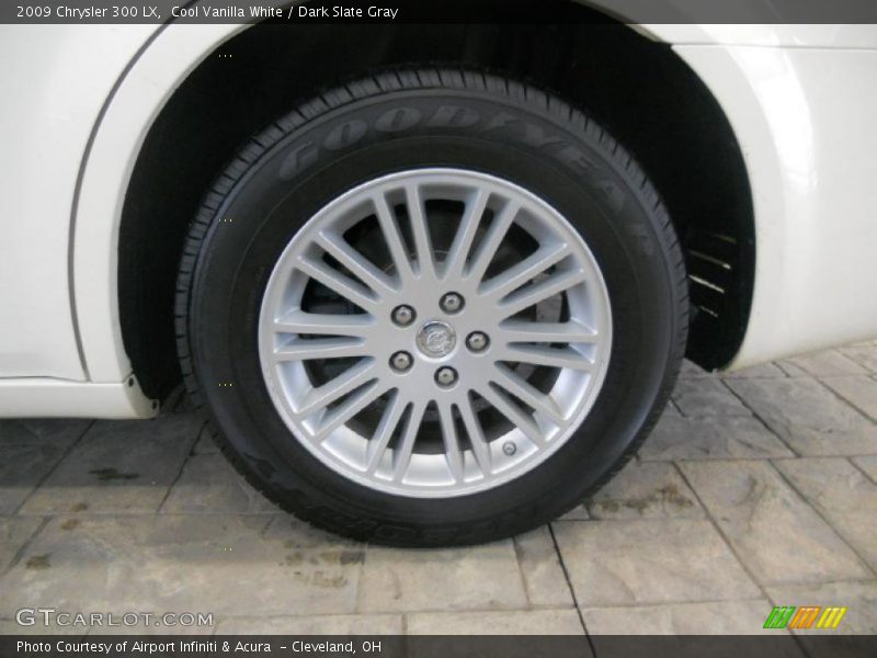 Cool Vanilla White / Dark Slate Gray 2009 Chrysler 300 LX
