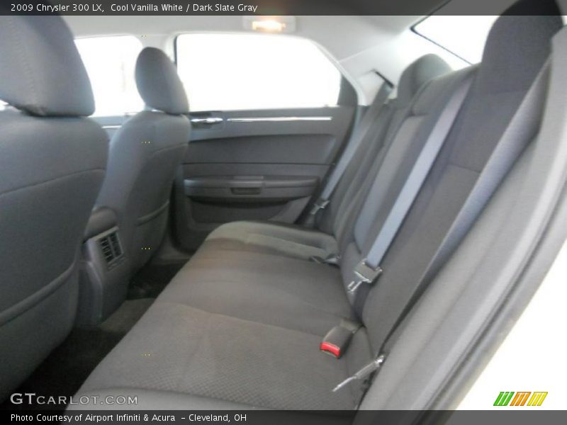 Cool Vanilla White / Dark Slate Gray 2009 Chrysler 300 LX