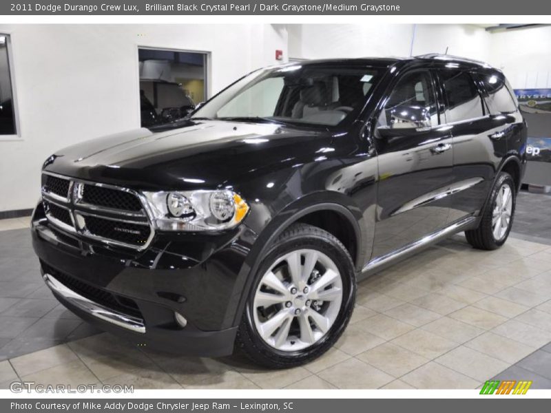 Front 3/4 View of 2011 Durango Crew Lux