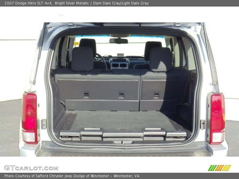  2007 Nitro SLT 4x4 Trunk