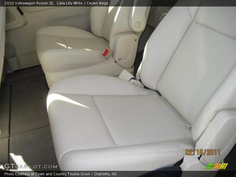 Calla Lilly White / Ceylon Beige 2010 Volkswagen Routan SE