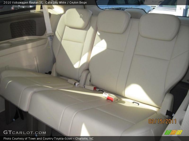 Calla Lilly White / Ceylon Beige 2010 Volkswagen Routan SE