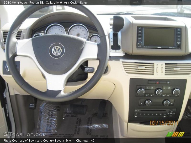 Calla Lilly White / Ceylon Beige 2010 Volkswagen Routan SE