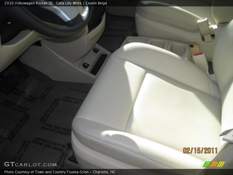 Calla Lilly White / Ceylon Beige 2010 Volkswagen Routan SE