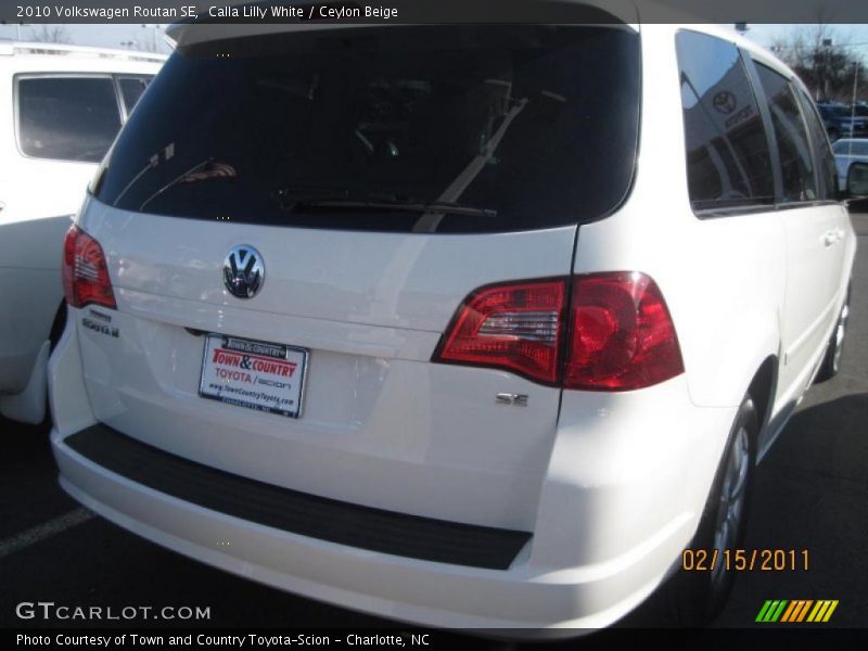 Calla Lilly White / Ceylon Beige 2010 Volkswagen Routan SE