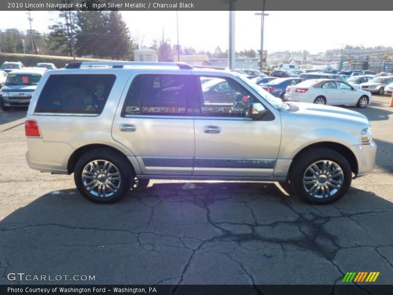 Ingot Silver Metallic / Charcoal Black 2010 Lincoln Navigator 4x4