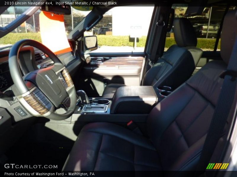Ingot Silver Metallic / Charcoal Black 2010 Lincoln Navigator 4x4