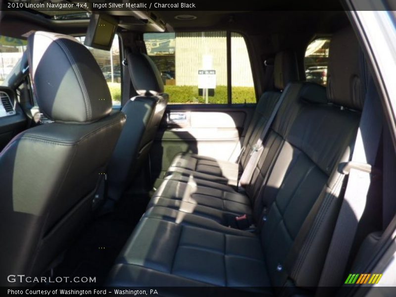 Ingot Silver Metallic / Charcoal Black 2010 Lincoln Navigator 4x4