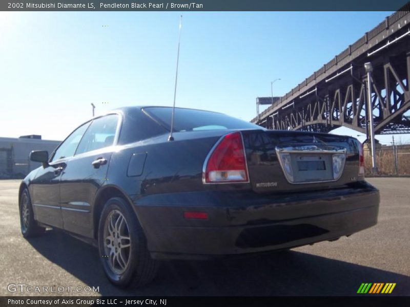 Pendleton Black Pearl / Brown/Tan 2002 Mitsubishi Diamante LS
