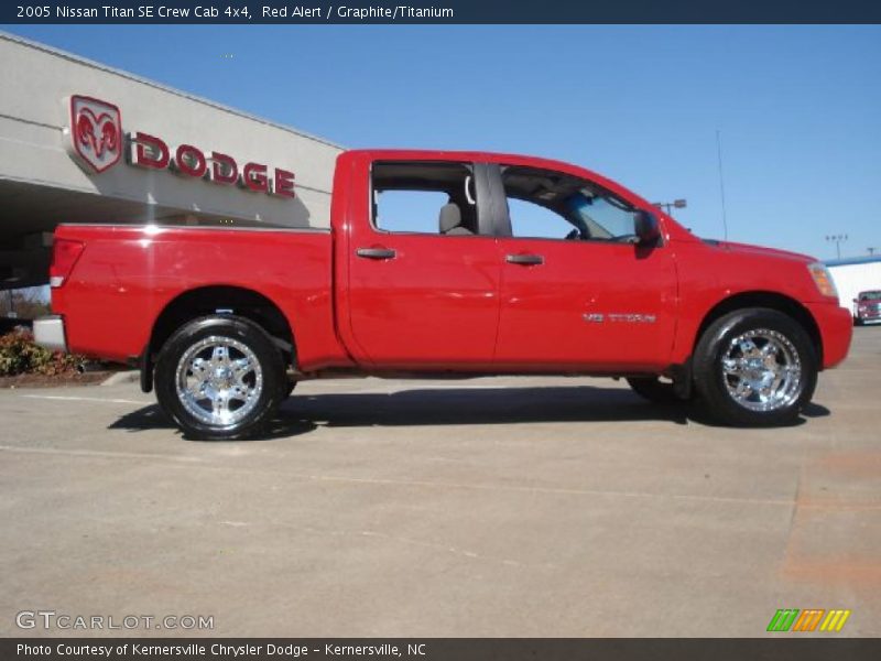 Red Alert / Graphite/Titanium 2005 Nissan Titan SE Crew Cab 4x4
