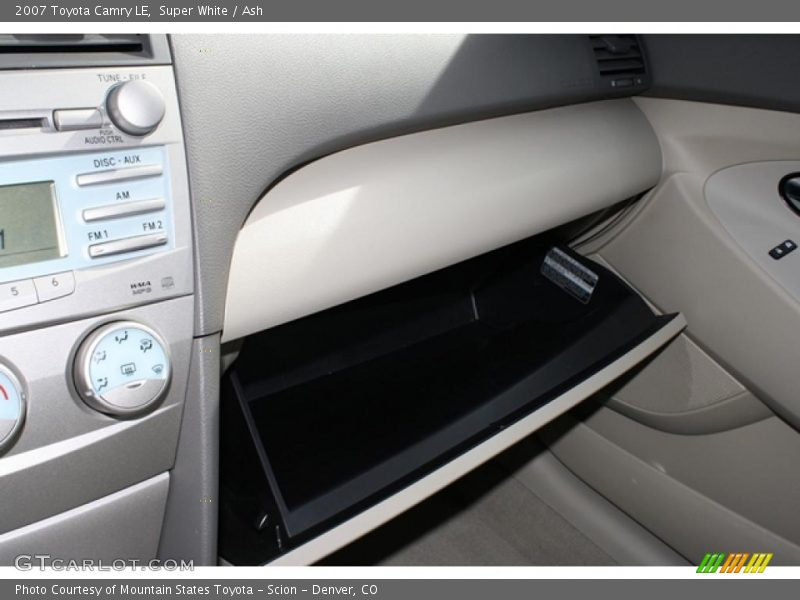 Super White / Ash 2007 Toyota Camry LE