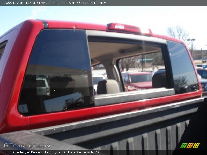 Red Alert / Graphite/Titanium 2005 Nissan Titan SE Crew Cab 4x4