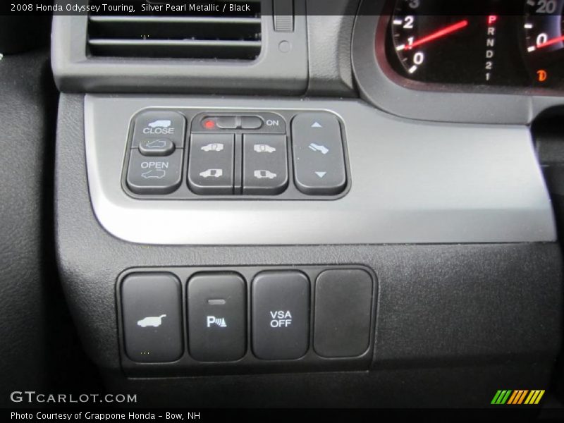 Silver Pearl Metallic / Black 2008 Honda Odyssey Touring