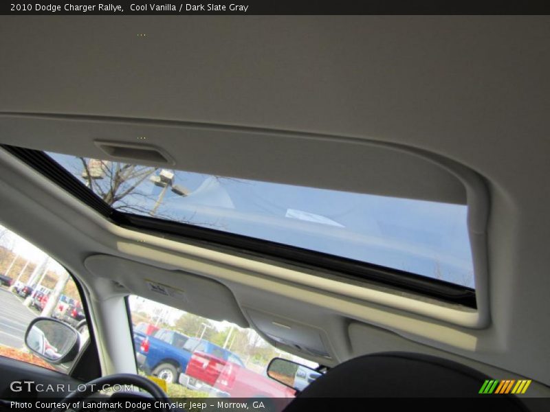 Cool Vanilla / Dark Slate Gray 2010 Dodge Charger Rallye