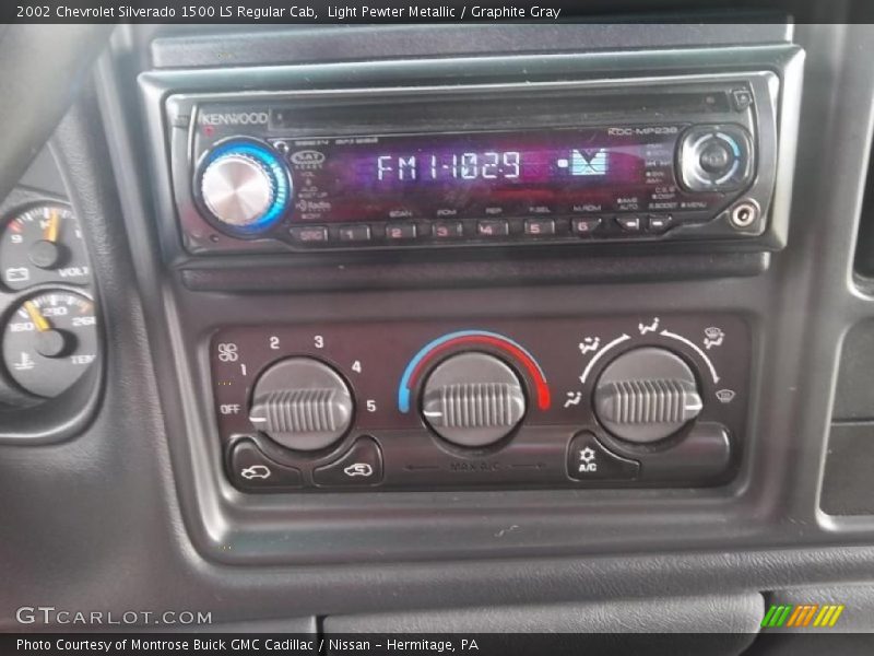 Light Pewter Metallic / Graphite Gray 2002 Chevrolet Silverado 1500 LS Regular Cab