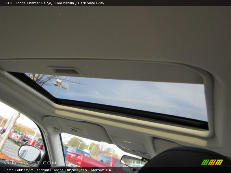 Cool Vanilla / Dark Slate Gray 2010 Dodge Charger Rallye