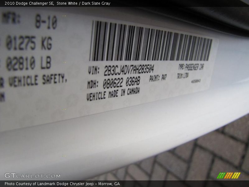 Stone White / Dark Slate Gray 2010 Dodge Challenger SE