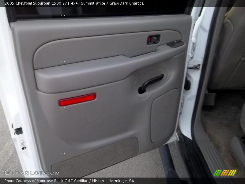 Summit White / Gray/Dark Charcoal 2005 Chevrolet Suburban 1500 Z71 4x4