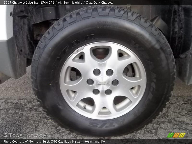 Summit White / Gray/Dark Charcoal 2005 Chevrolet Suburban 1500 Z71 4x4