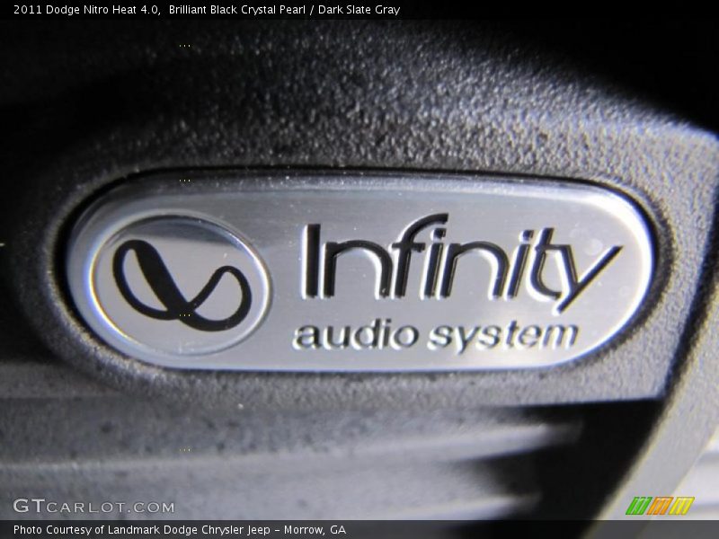 Brilliant Black Crystal Pearl / Dark Slate Gray 2011 Dodge Nitro Heat 4.0
