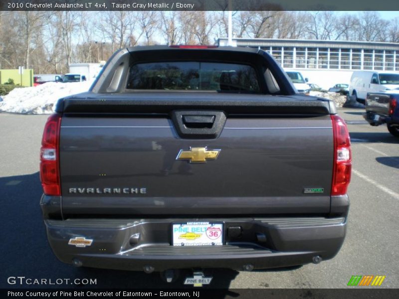 Taupe Gray Metallic / Ebony 2010 Chevrolet Avalanche LT 4x4