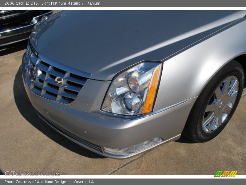Light Platinum Metallic / Titanium 2006 Cadillac DTS