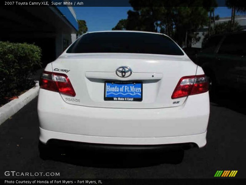 Super White / Ash 2007 Toyota Camry XLE