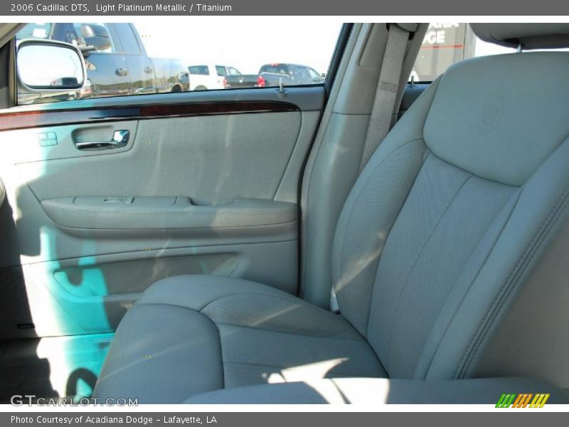 Light Platinum Metallic / Titanium 2006 Cadillac DTS