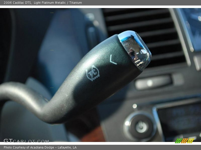 Light Platinum Metallic / Titanium 2006 Cadillac DTS