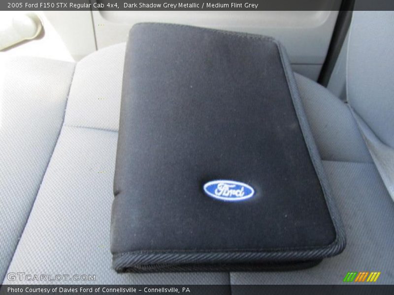 Dark Shadow Grey Metallic / Medium Flint Grey 2005 Ford F150 STX Regular Cab 4x4