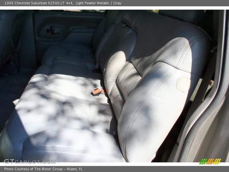 Light Pewter Metallic / Gray 1999 Chevrolet Suburban K2500 LT 4x4