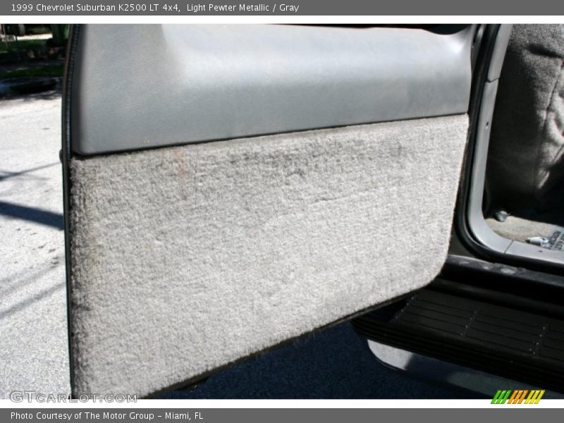 Light Pewter Metallic / Gray 1999 Chevrolet Suburban K2500 LT 4x4