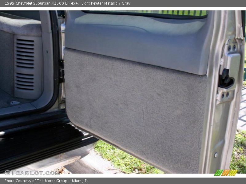 Light Pewter Metallic / Gray 1999 Chevrolet Suburban K2500 LT 4x4