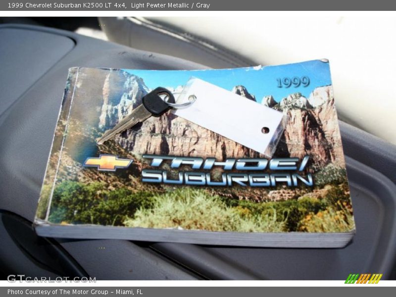 Light Pewter Metallic / Gray 1999 Chevrolet Suburban K2500 LT 4x4