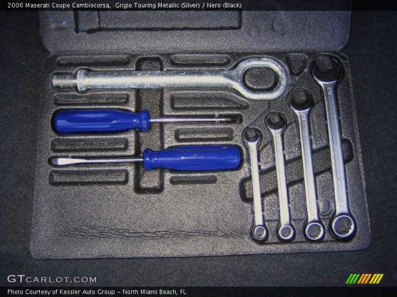 Grigio Touring Metallic (Silver) / Nero (Black) 2006 Maserati Coupe Cambiocorsa