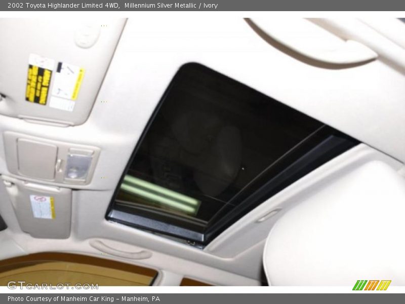 Millennium Silver Metallic / Ivory 2002 Toyota Highlander Limited 4WD