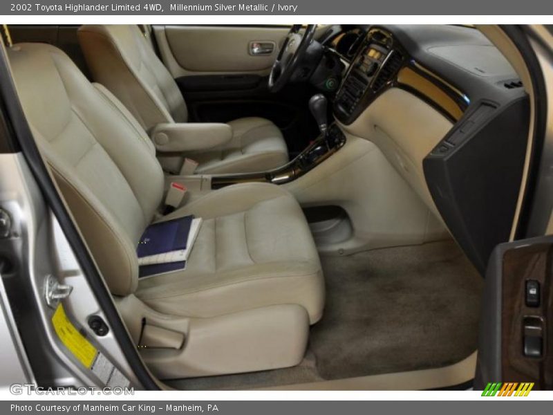 Millennium Silver Metallic / Ivory 2002 Toyota Highlander Limited 4WD