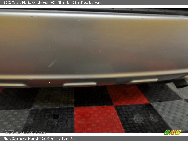 Millennium Silver Metallic / Ivory 2002 Toyota Highlander Limited 4WD