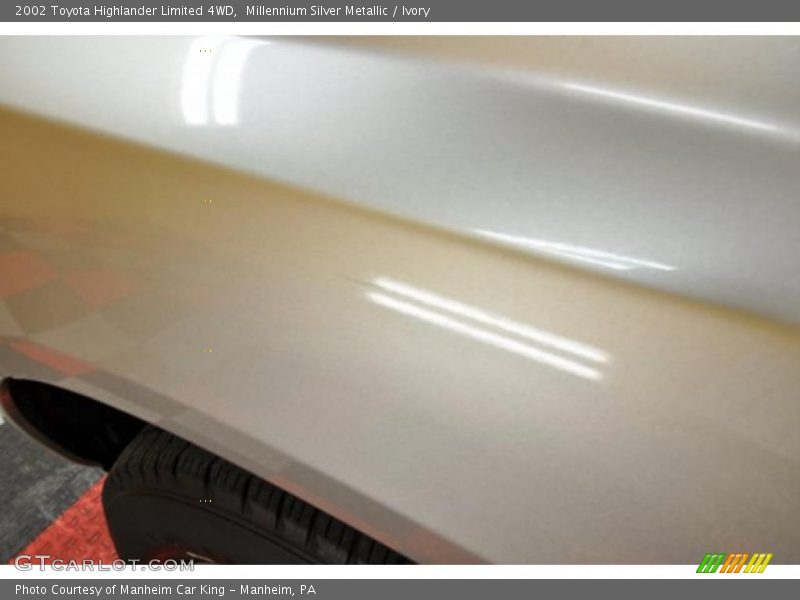 Millennium Silver Metallic / Ivory 2002 Toyota Highlander Limited 4WD