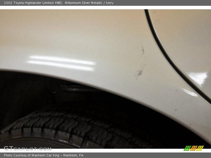 Millennium Silver Metallic / Ivory 2002 Toyota Highlander Limited 4WD