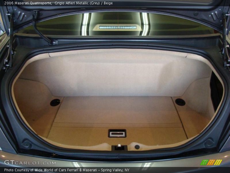  2006 Quattroporte  Trunk